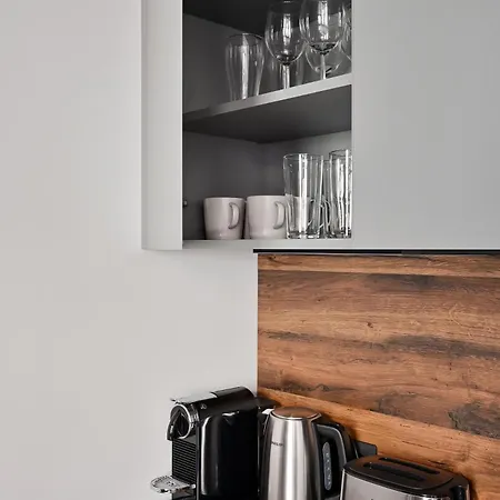 Modern Loft Apartment *